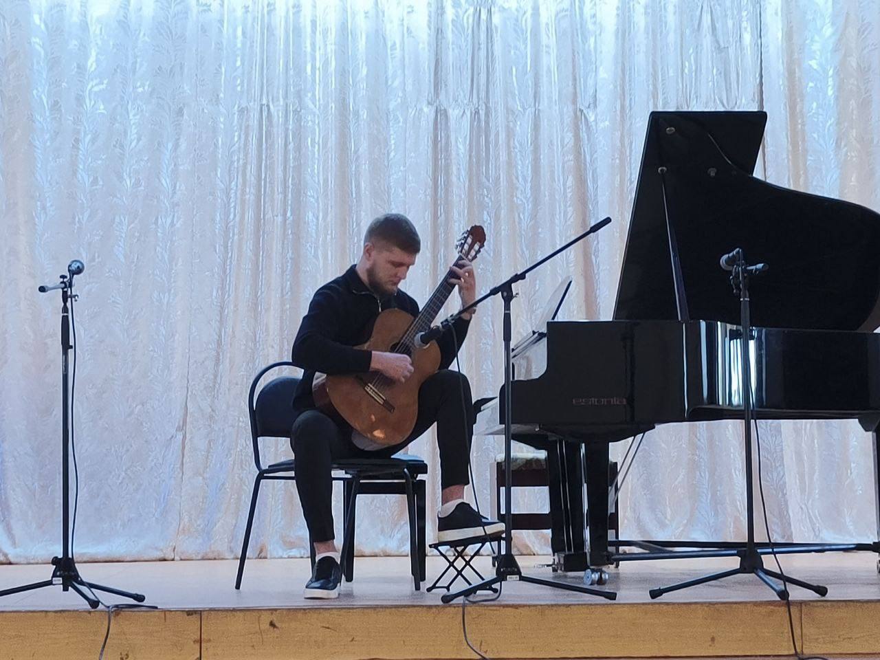 Сегодня, 04 ноября в честь Дня народного единства состоялся праздничный концерт учащихся и преподавателей МБУДО "ЗДШИ" под названием "Мы сила, дух одного народа!" Сегодня, 04 ноября в честь Дня народного единства состоялся праздничный концерт учащихся и преподавателей МБУДО "ЗДШИ" под названием "Мы сила, дух одного народа!"