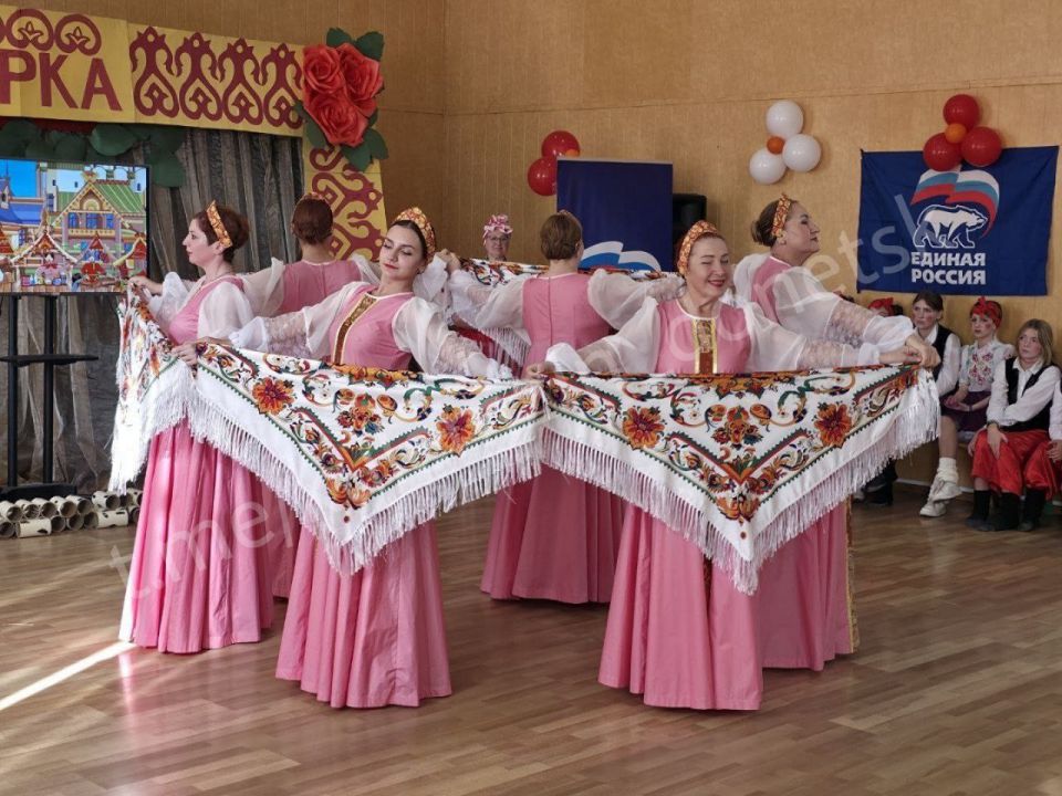 Сегодня во Дворце культуры «Смолянка» в рамках проекта «Культура малой родины» партии «Единая Россия» состоялся Фестиваль русской кухни «В старину едали деды», посвящённый Дню народного единства! Сегодня во Дворце культуры «Смолянка» в рамках проекта «Культура малой родины» партии «Единая Россия» состоялся Фестиваль русской кухни «В старину едали деды», посвящённый Дню народного единства!