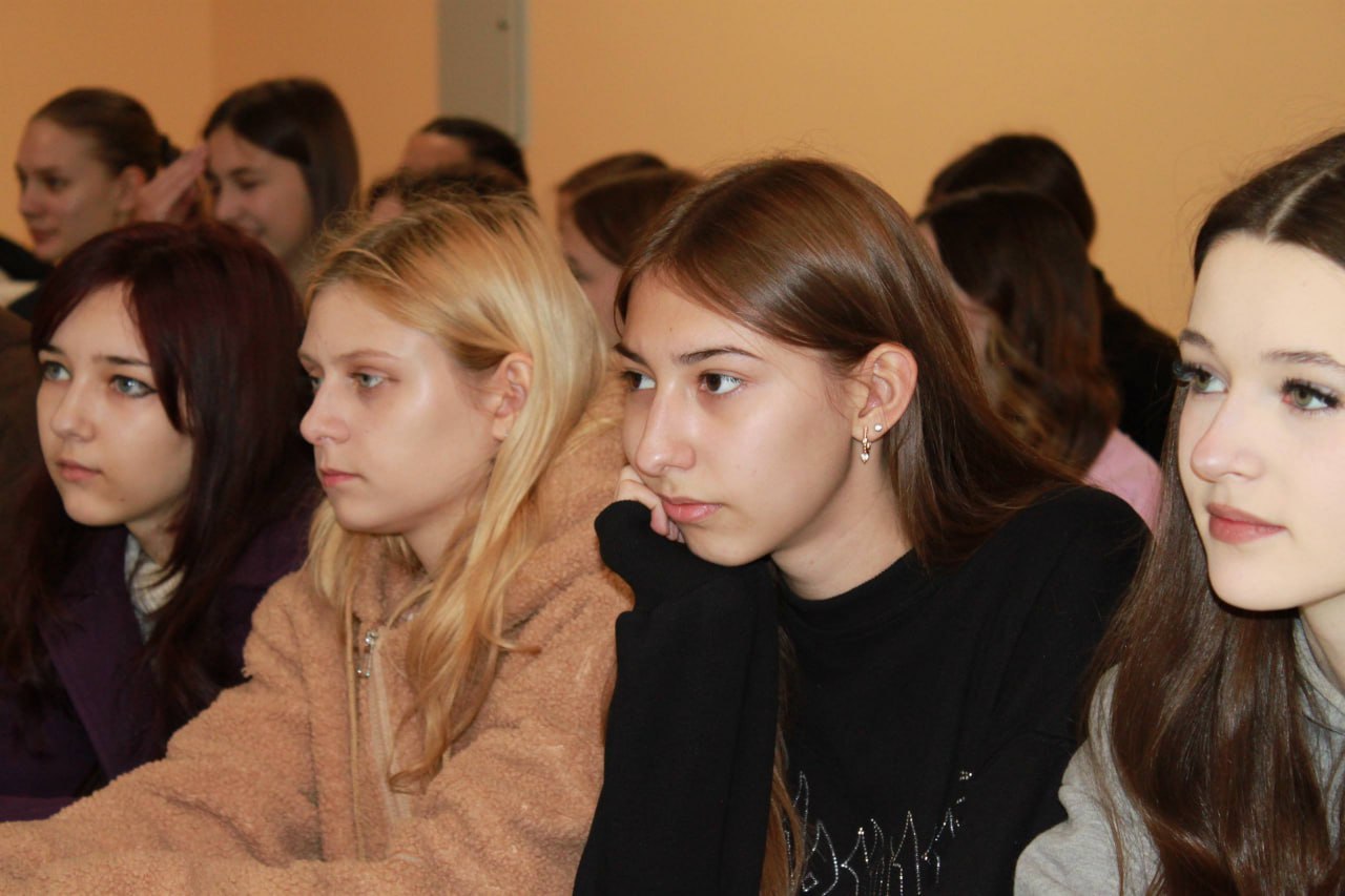 Знакомство длиною в квиз, открываем народы России вместе с Ямалом! Знакомство длиною в квиз, открываем народы России вместе с Ямалом!