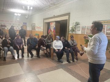 Наталья Великодная: В Коньковском сельском клубе прошла познавательная викторина, посвящённая Дню народного единства