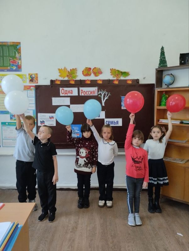 4 ноября - День Народного Единства в образовательных учреждениях Тельмановского муниципального округа 4 ноября - День Народного Единства в образовательных учреждениях Тельмановского муниципального округа