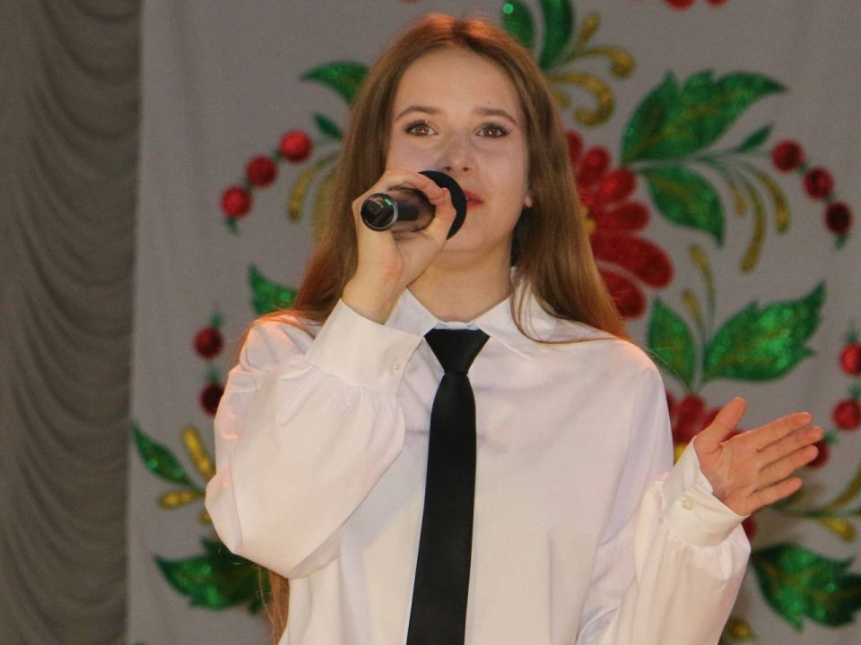 4 ноября, на сцене Харцызского городского Дворца культуры, развернулся праздничный концерт, посвященный Дню народного единства в рамках проекта партии Единая Россия «Историческая память» 4 ноября, на сцене Харцызского городского Дворца культуры, развернулся праздничный концерт, посвященный Дню народного единства в рамках проекта партии Единая Россия «Историческая память»