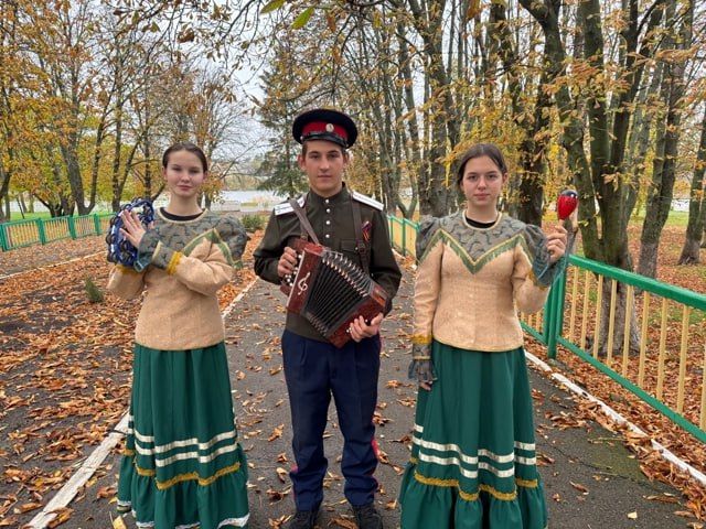 Наталья Великодная: Обучающиеся учебных заведений Тельмановского округа приняли участие в фотомарафоне "Многоликая моя Россия", приуроченному ко Дню народного единства Наталья Великодная: Обучающиеся учебных заведений Тельмановского округа приняли участие в фотомарафоне "Многоликая моя Россия", приуроченному ко Дню народного единства