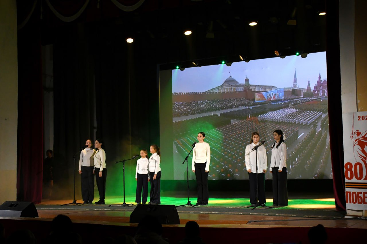 В Кировском прошел концерт ко Дню народного единства В Кировском прошел концерт ко Дню народного единства