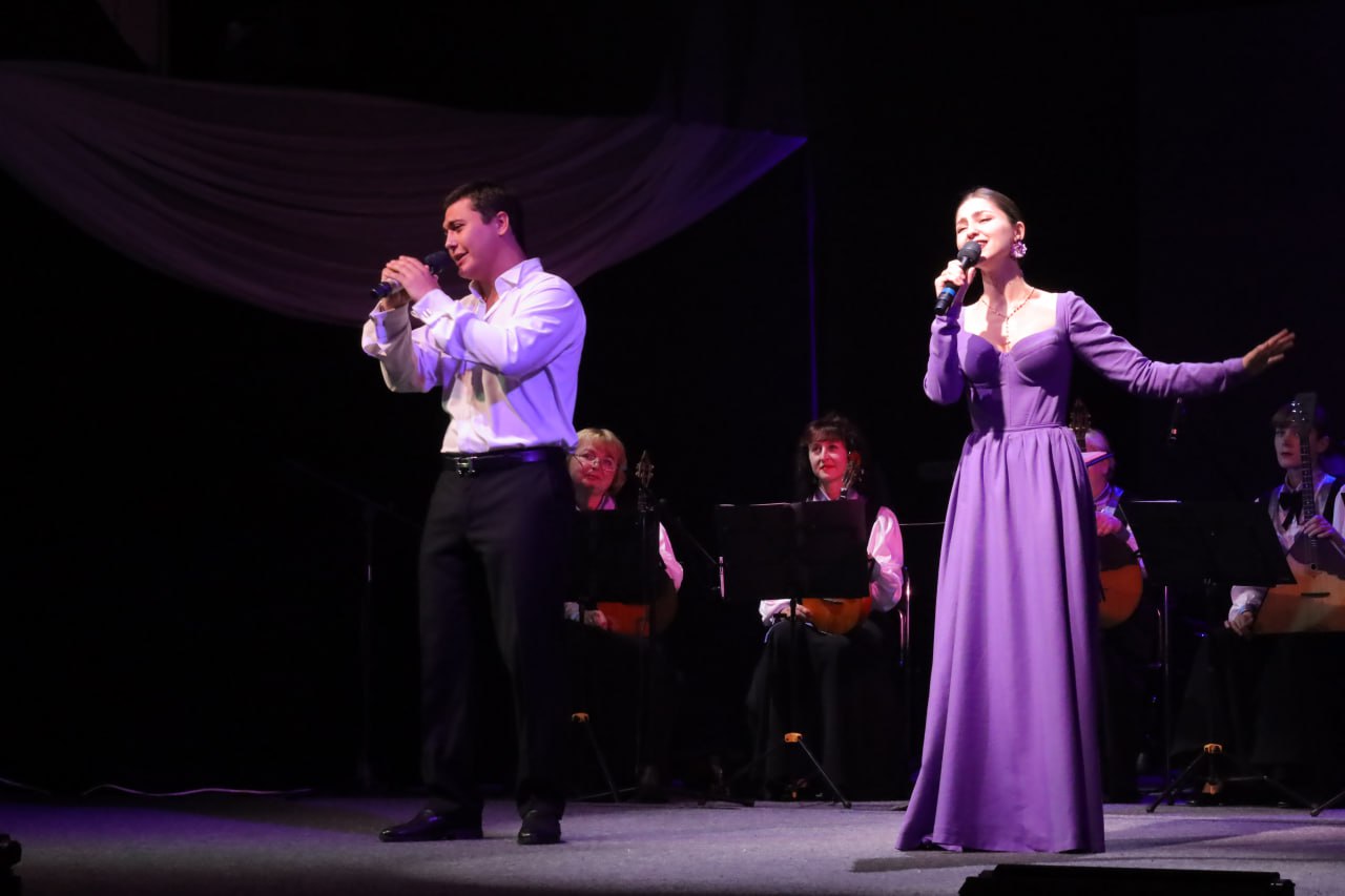 4 ноября 2025 года Мариупольский русский драматический театр провел уникальную культурно-патриотическую акцию — концерт «Мы все потомки Минина с Пожарским…» 4 ноября 2025 года Мариупольский русский драматический театр провел уникальную культурно-патриотическую акцию — концерт «Мы все потомки Минина с Пожарским…»