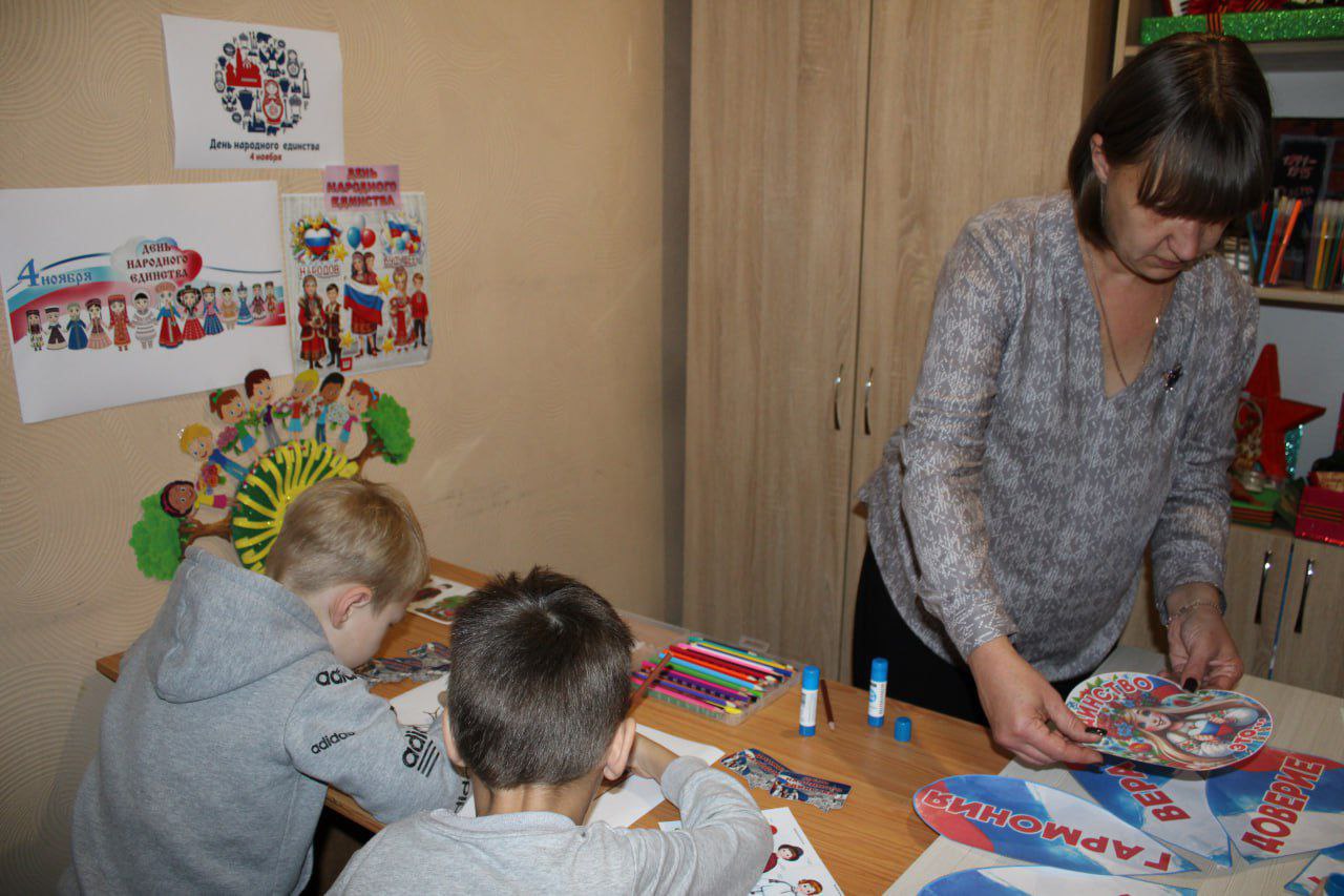 В преддверии Дня народного единства в Администрации муниципального округа состоялось тематическое мероприятие В преддверии Дня народного единства в Администрации муниципального округа состоялось тематическое мероприятие