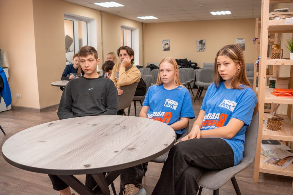 Харцызская Молодёжка отметила День народного единства интеллектуальной игрой Харцызская Молодёжка отметила День народного единства интеллектуальной игрой