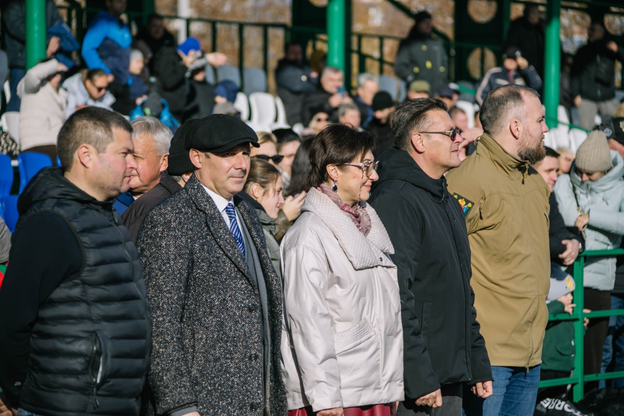 Антон Кольцов: Добрые традиции остаются неизменными - в День народного единства провели футбольный товарищеский матч между сборными командами ветеранов Санкт-Петербурга и Мариуполя Антон Кольцов: Добрые традиции остаются неизменными - в День народного единства провели футбольный товарищеский матч между сборными командами ветеранов Санкт-Петербурга и Мариуполя