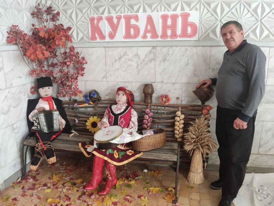 В Николаевском Доме культуры Волновахского муниципального округа открылась выставка, посвященная Дню народного единства В Николаевском Доме культуры Волновахского муниципального округа открылась выставка, посвященная Дню народного единства