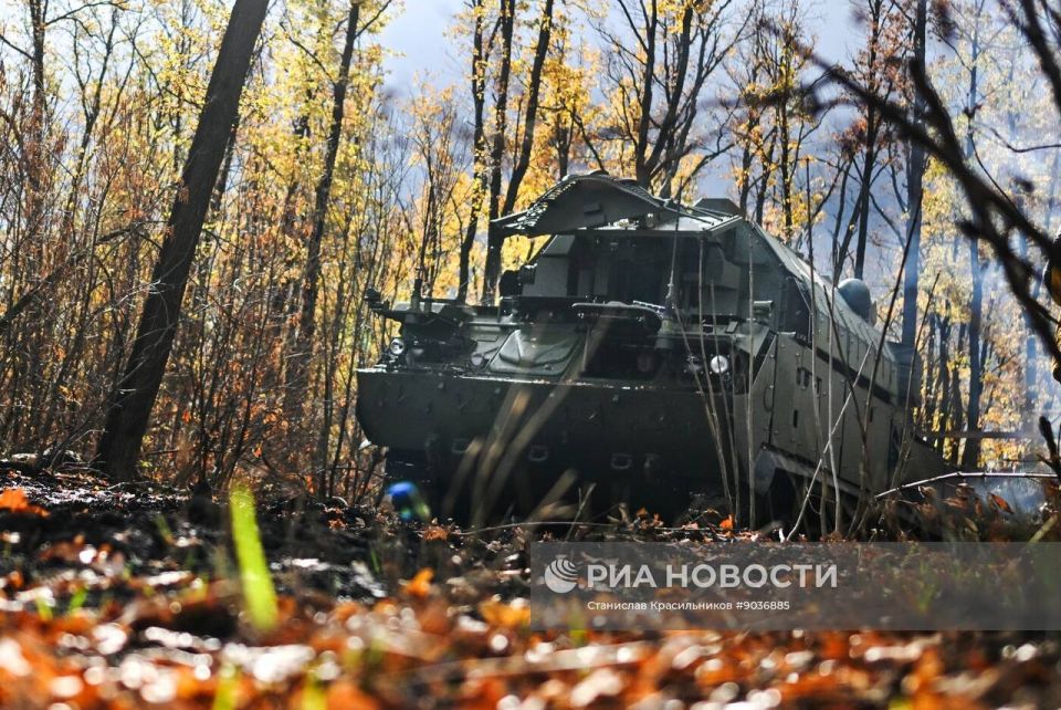 Выезд на боевое дежурство расчёта ЗРК 9К332 «Тор-М2» группировки войск «Центр» на Покровском (Красноармейском) направлении Выезд на боевое дежурство расчёта ЗРК 9К332 «Тор-М2» группировки войск «Центр» на Покровском (Красноармейском) направлении