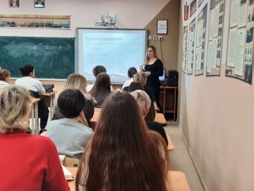 БЕСЕДА С ВЫПУСКНИКАМИ. Казалось бы учебный год только начался, но уже совсем скоро Новый год, и не только сам праздник, а новый год, как новая страница в жизни выпускников всех школ