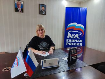 Состоялся прием граждан. Сегодня, 5 ноября, в общественной приёмной Партии «Единая Россия» города Тореза депутат Торезского городского совета Жирова Елена Васильевна провела прием граждан