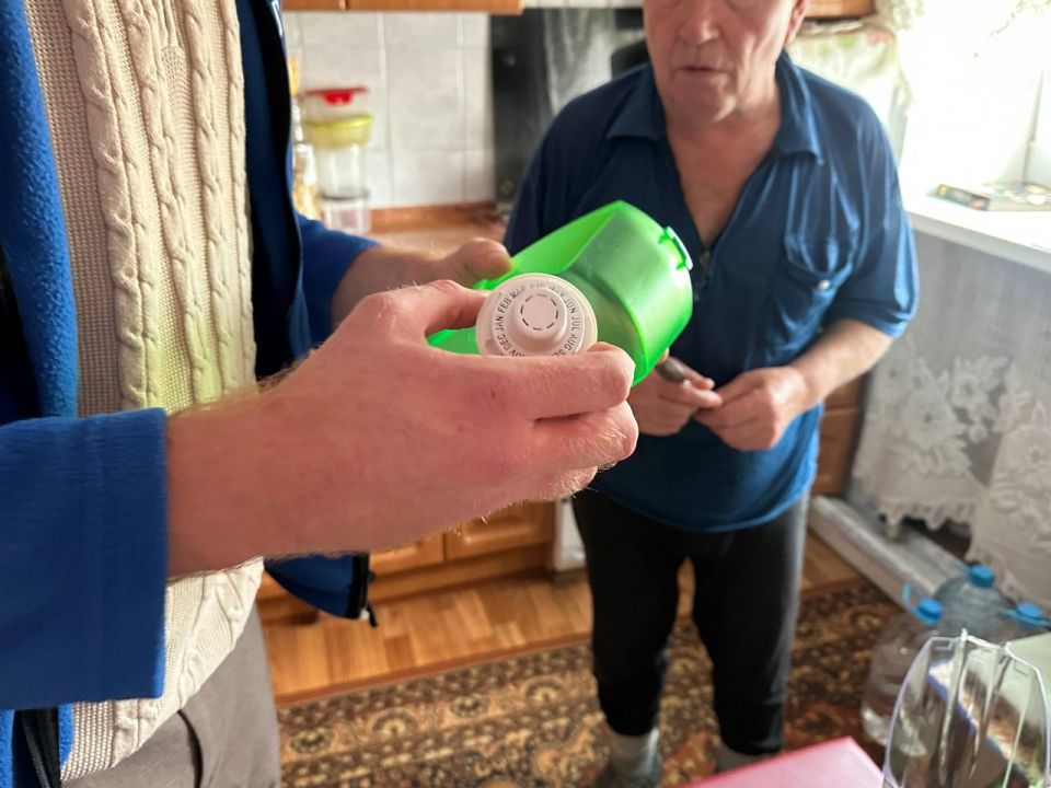 «День единых действий». В День Народного единства, в рамках Всероссийской акции «Россия - семья семей», представители администрации совместно с волонтёрами центра «Дома «День единых действий». В День Народного единства, в рамках Всероссийской акции «Россия - семья семей», представители администрации совместно с волонтёрами центра «Дома