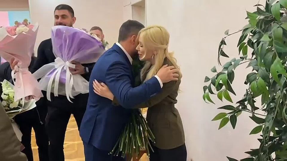 Shaman и Мизулина расписались в донецком ЗАГСе