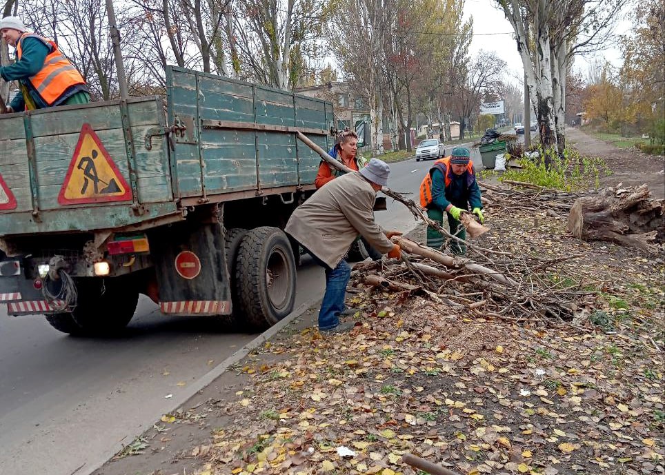 Иван Адамец: Специалисты предприятия «Зеленстрой» ведут активные работы по благоустройству в Куйбышевском районе Иван Адамец: Специалисты предприятия «Зеленстрой» ведут активные работы по благоустройству в Куйбышевском районе
