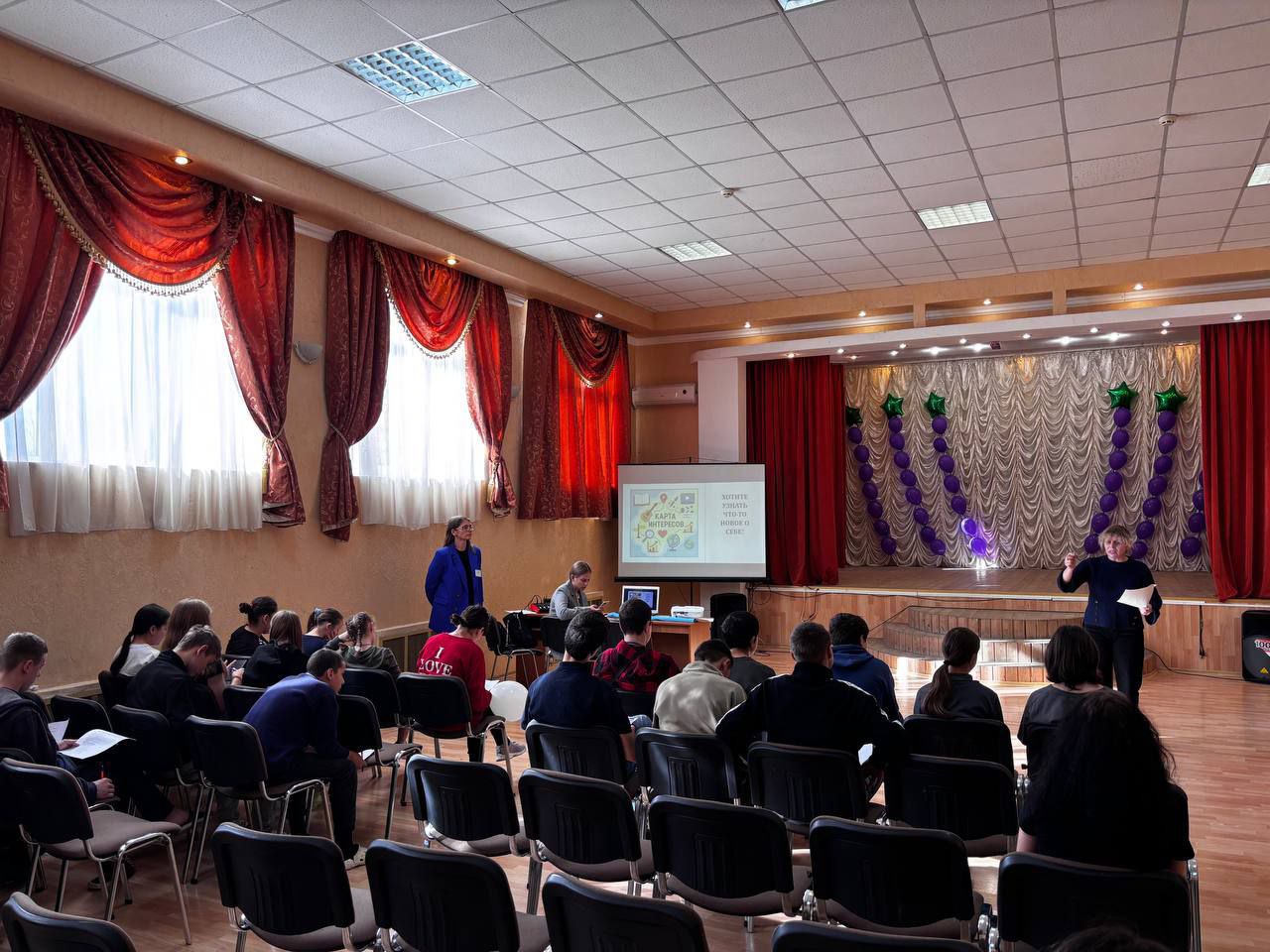 ДНР, Амвросиевка. День 2-й ДНР, Амвросиевка. День 2-й