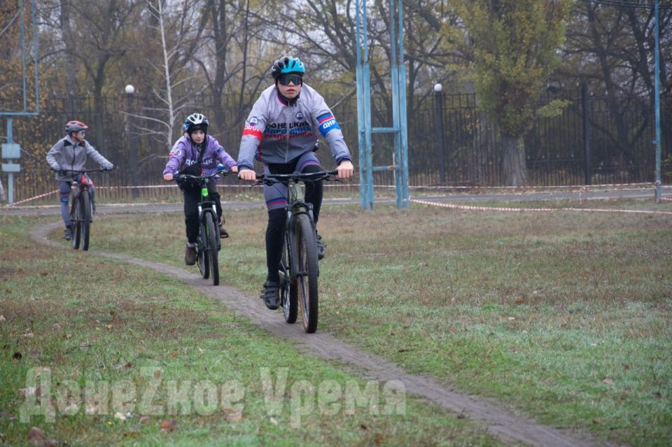 Зависимые от движения: в ДНР прошли чемпионат и первенство по велоспорту Зависимые от движения: в ДНР прошли чемпионат и первенство по велоспорту