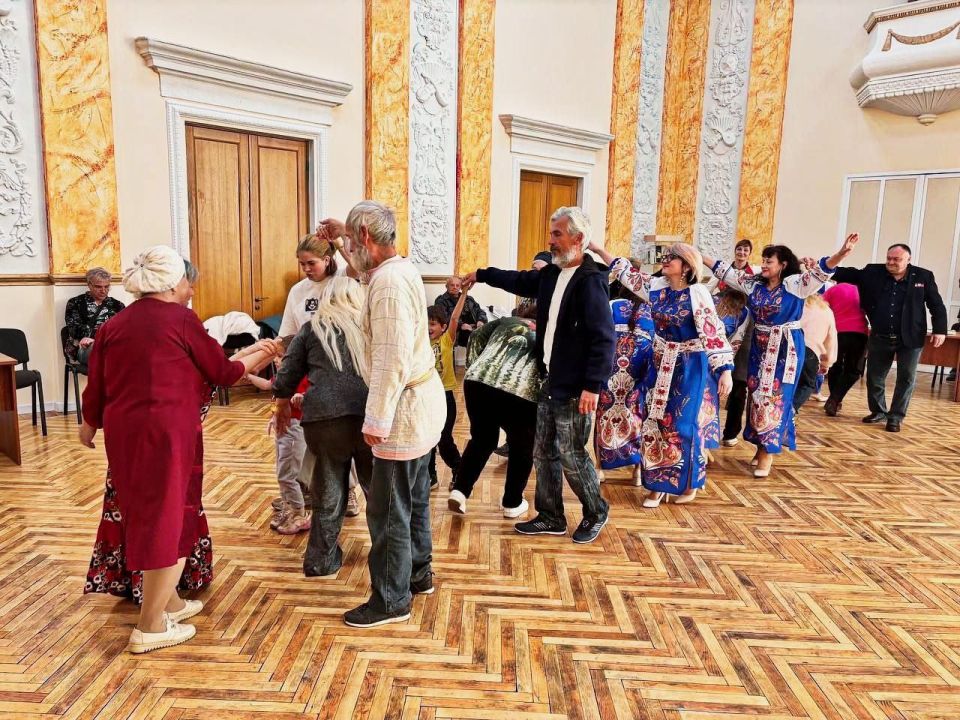 Сохраняя народные традиции Сохраняя народные традиции