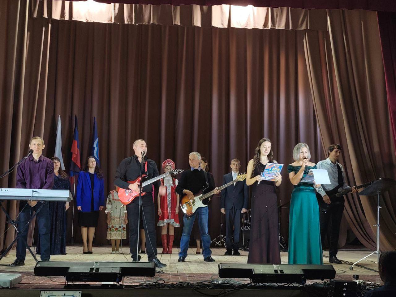 Михаил Желтяков: Торжественные мероприятия, посвящённые Дню народного единства, прошли в Республике Михаил Желтяков: Торжественные мероприятия, посвящённые Дню народного единства, прошли в Республике