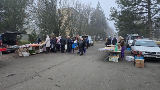 В поселке Старобешево состоялась выездная торговая ярмарка