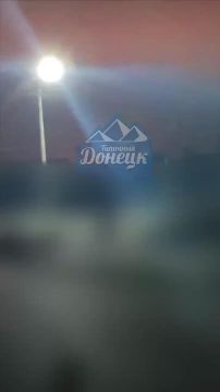 Украинские дроны-камикадзе атаковали склад боеприпасов в Донецке