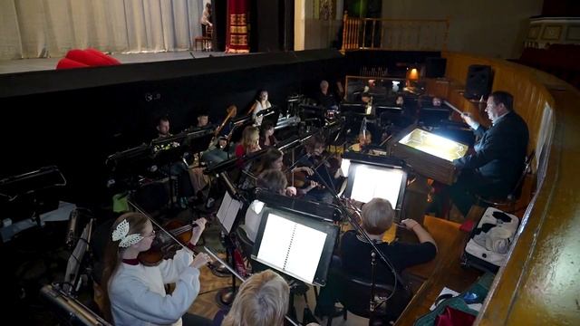 От экскурсии – к профессии: школьники Донецка познакомились с Донбасс Оперой