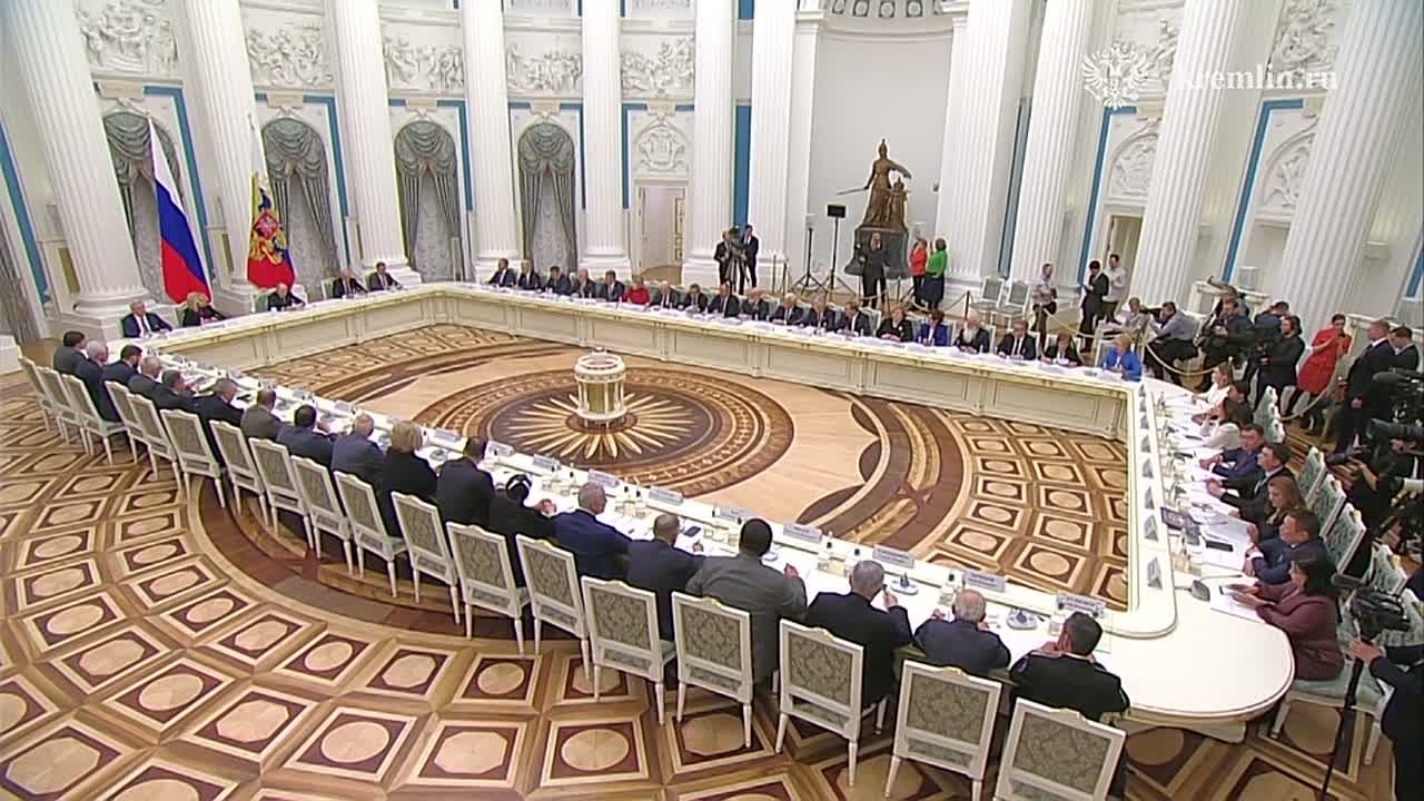 Президент проводит заседание Совета по межнациональным отношениям