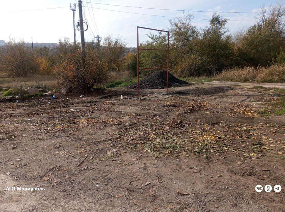 В Ильичевском районе Мариуполя коммунальщики ликвидировали стихийные свалки В Ильичевском районе Мариуполя коммунальщики ликвидировали стихийные свалки