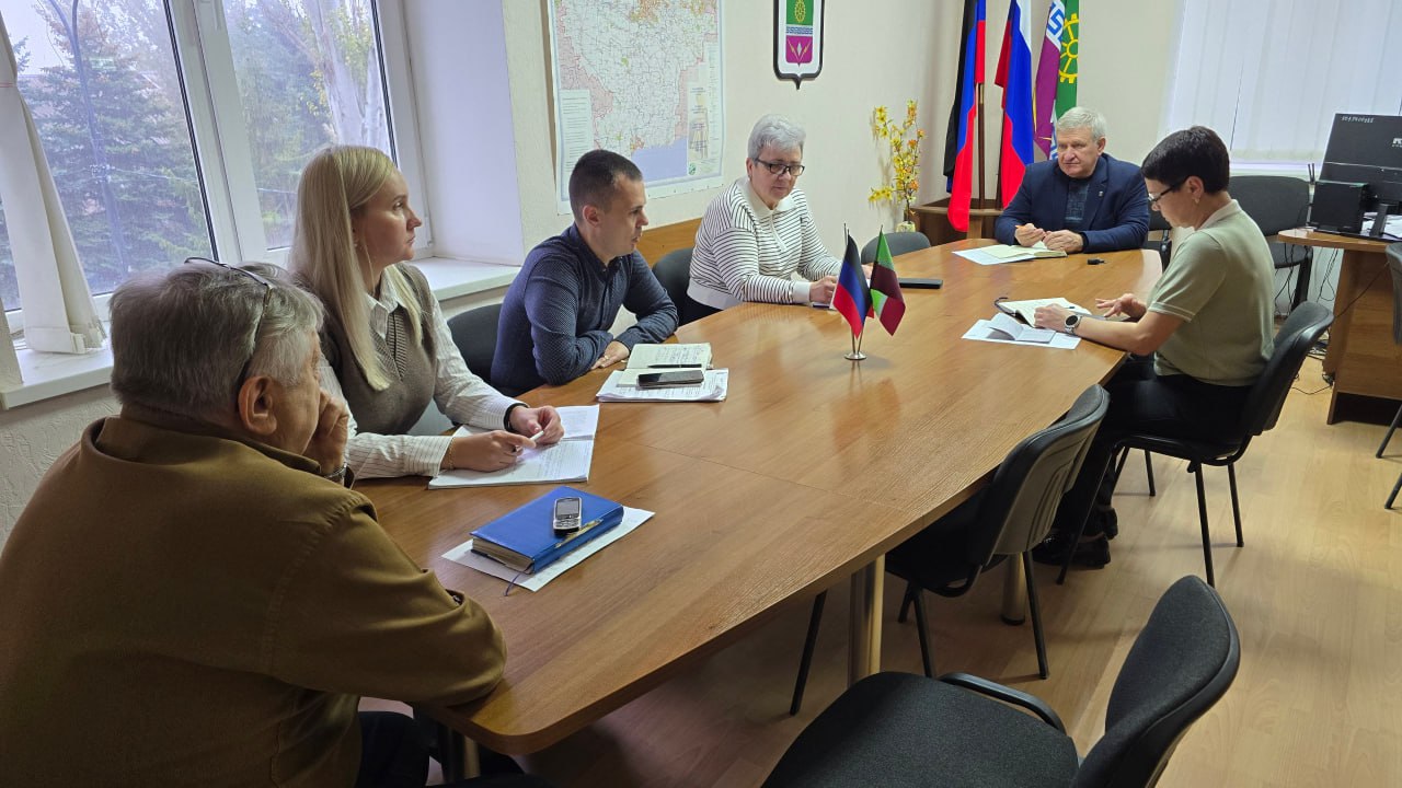 Глава муниципального образования Старобешевский муниципальный округ Николай Михайлов провел оперативное совещание по текущим вопросам