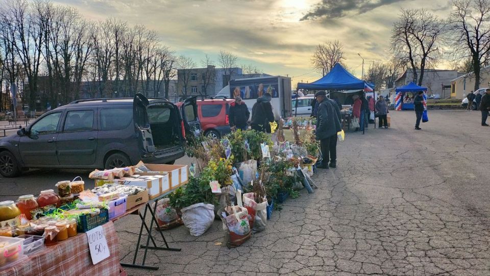 День народного единства – это праздник, который отмечается в России 4 ноября и символизирует сплочение народа во имя общих целей и ценностей День народного единства – это праздник, который отмечается в России 4 ноября и символизирует сплочение народа во имя общих целей и ценностей