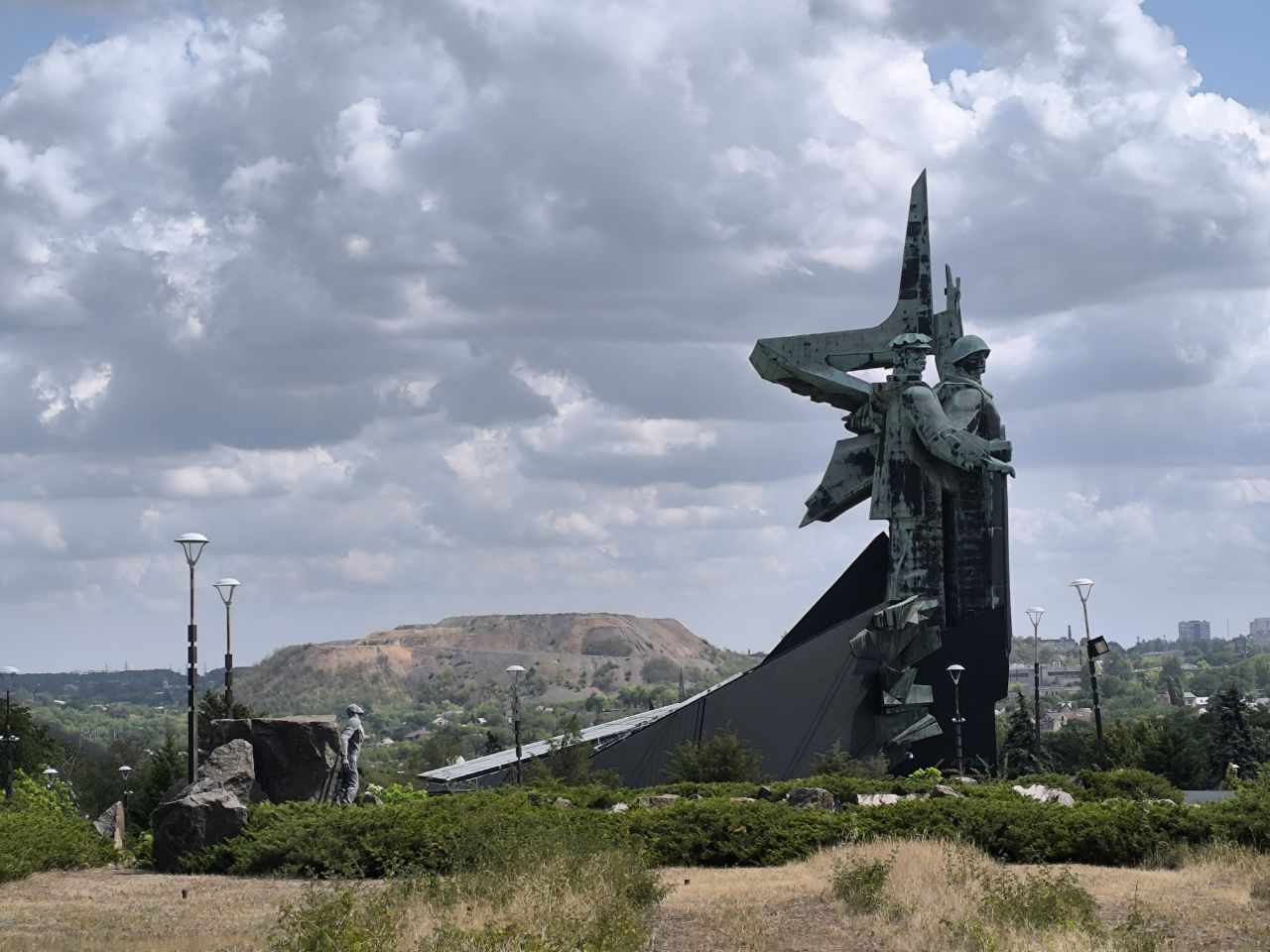 Подведены итоги открытого онлайн-фотоконкурса «Люблю тебя, мой край родной», посвященного Дню Государственного флага ДНР и Году защитника Отечества Подведены итоги открытого онлайн-фотоконкурса «Люблю тебя, мой край родной», посвященного Дню Государственного флага ДНР и Году защитника Отечества