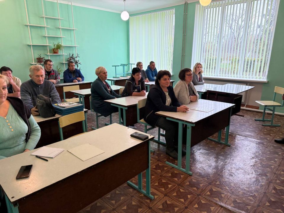 Сегодня председатель Мангушского муниципального совета, член фракции Всероссийской политической партии «Единая Россия» в Мангушском муниципальном совете, координатор проекта «Старший брат» партии «Единая Россия» Ставрулов... Сегодня председатель Мангушского муниципального совета, член фракции Всероссийской политической партии «Единая Россия» в Мангушском муниципальном совете, координатор проекта «Старший брат» партии «Единая Россия» Ставрулов...