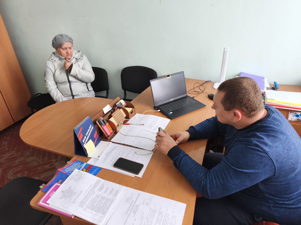 Председатель Иловайского городского совета Песчанский Виталий Викторович провел встречу с жителями города, где обсудил важные вопросы и актуальные проблемы местного сообщества