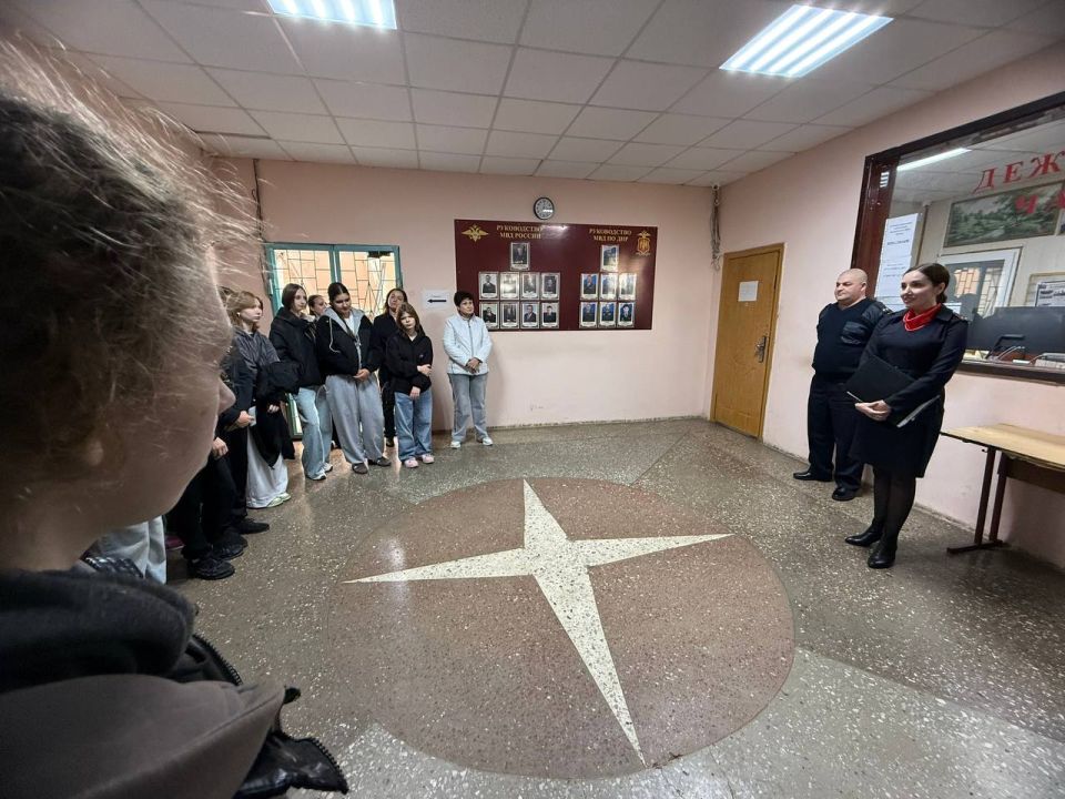 Наталья Великодная: В рамках Республиканской акции "Учиться в Донбассе" учащиеся из общеобразовательных учебных заведений Тельмановского муниципального округа в октябре месяце приняли участие в тематических мероприятиях с... Наталья Великодная: В рамках Республиканской акции "Учиться в Донбассе" учащиеся из общеобразовательных учебных заведений Тельмановского муниципального округа в октябре месяце приняли участие в тематических мероприятиях с...