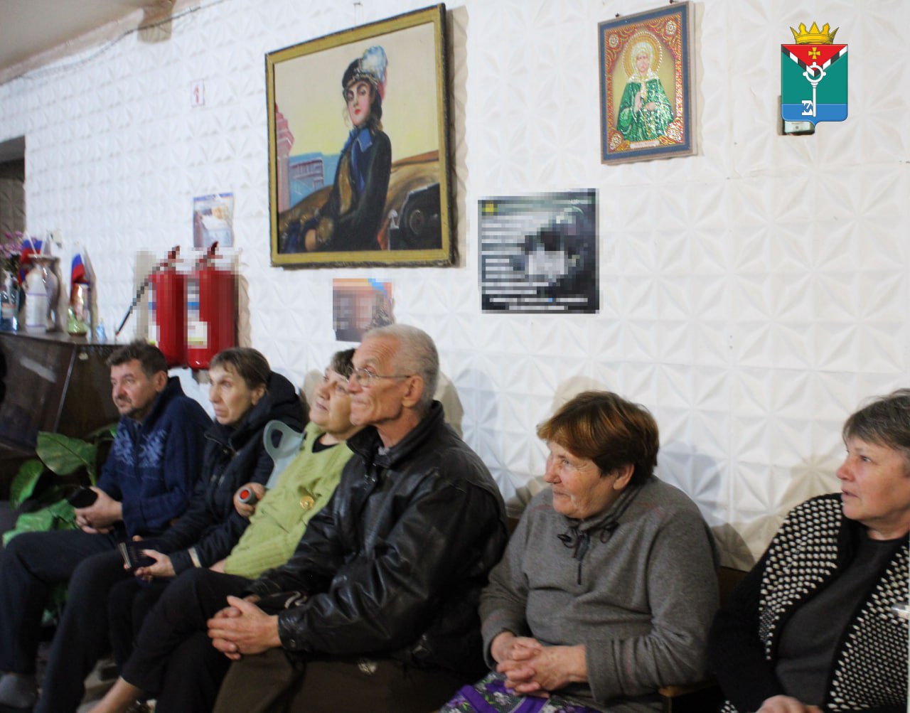 Сегодня в ВПР г. Енакиево состоялась выдача гуманитарных наборов от общественного движения «Народный фронт ДНР» Сегодня в ВПР г. Енакиево состоялась выдача гуманитарных наборов от общественного движения «Народный фронт ДНР»