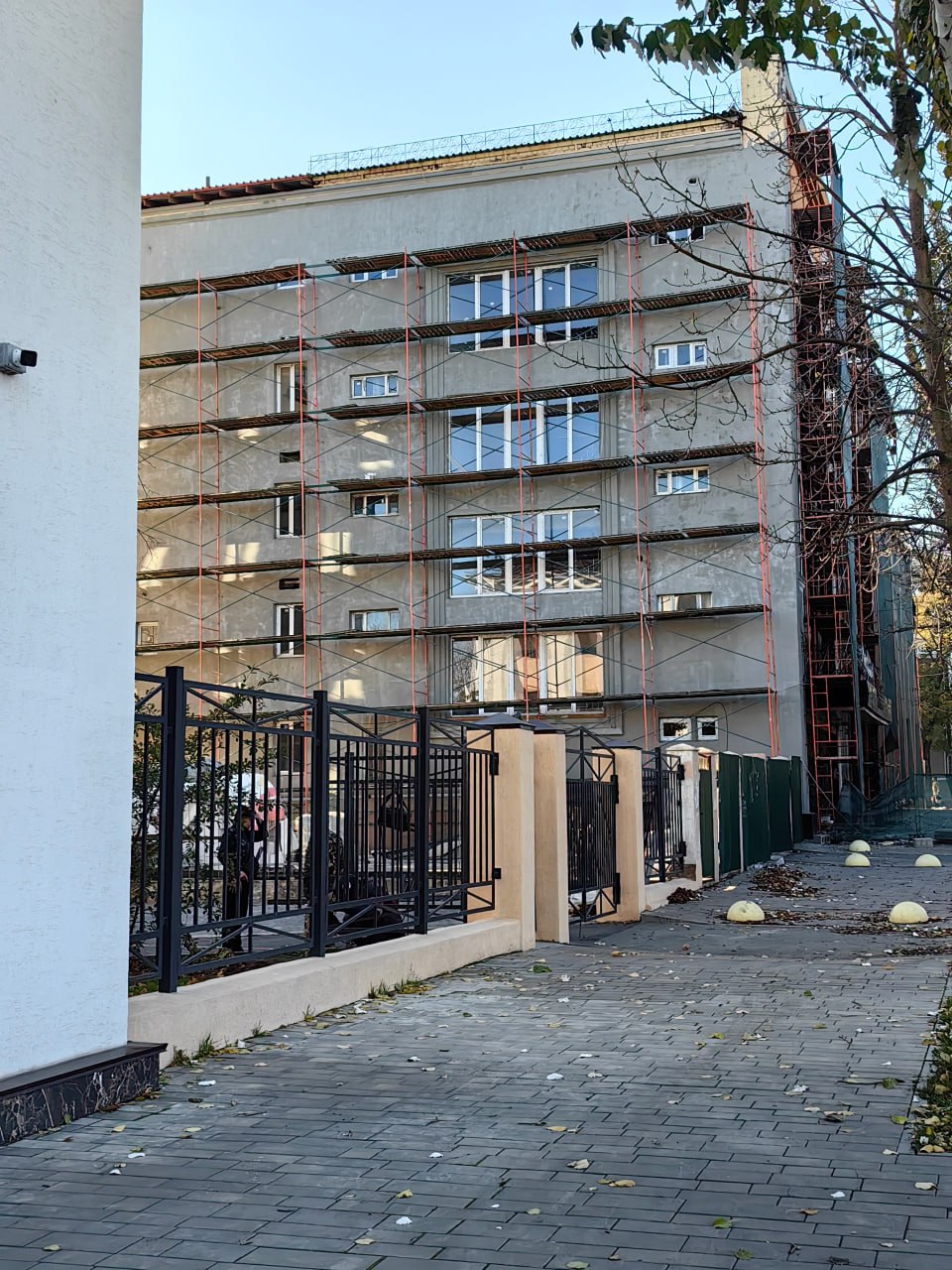 "Метрополь" начали ремонтировать "Метрополь" начали ремонтировать