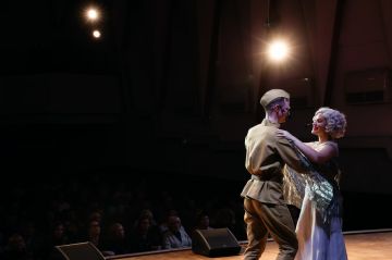 «Поезд Победы» в Донбассе. В Донецкой филармонии 4 ноября состоялось музыкально-сценическое действо «Поезд Победы»