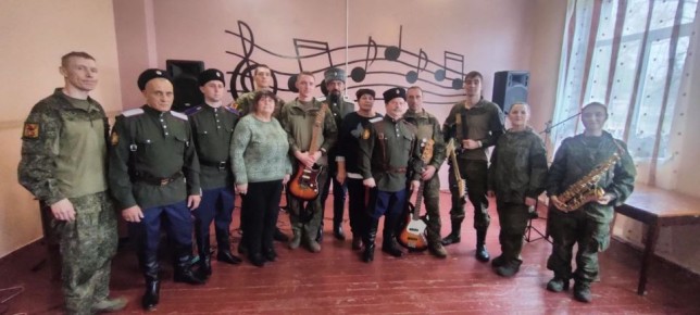 5 ноября в Мирненском Доме культуры состоялся по-настоящему душевный и яркий концерт, посвященный Дню народного единства!