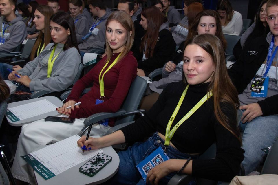 Народов много — страна одна! Народов много — страна одна!