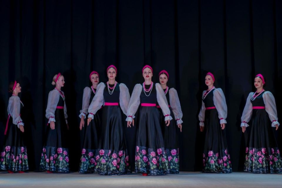 1 ноября в преддверии одного из главных государственных праздников в МБУ "Городской дворец культуры им. В. Г. Кирсановой" состоялся фестиваль национальных культур "Мы едины', с целью реализации проекта "Культура малой Родины" 1 ноября в преддверии одного из главных государственных праздников в МБУ "Городской дворец культуры им. В. Г. Кирсановой" состоялся фестиваль национальных культур "Мы едины', с целью реализации проекта "Культура малой Родины"