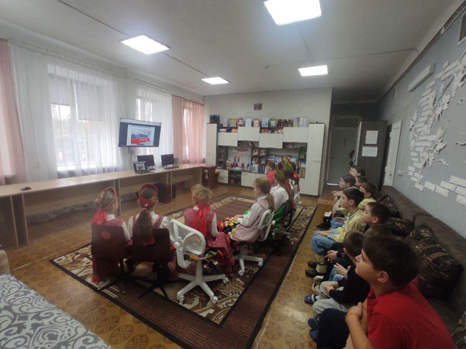 В Харцызске прошла викторина «Единство через века» В Харцызске прошла викторина «Единство через века»