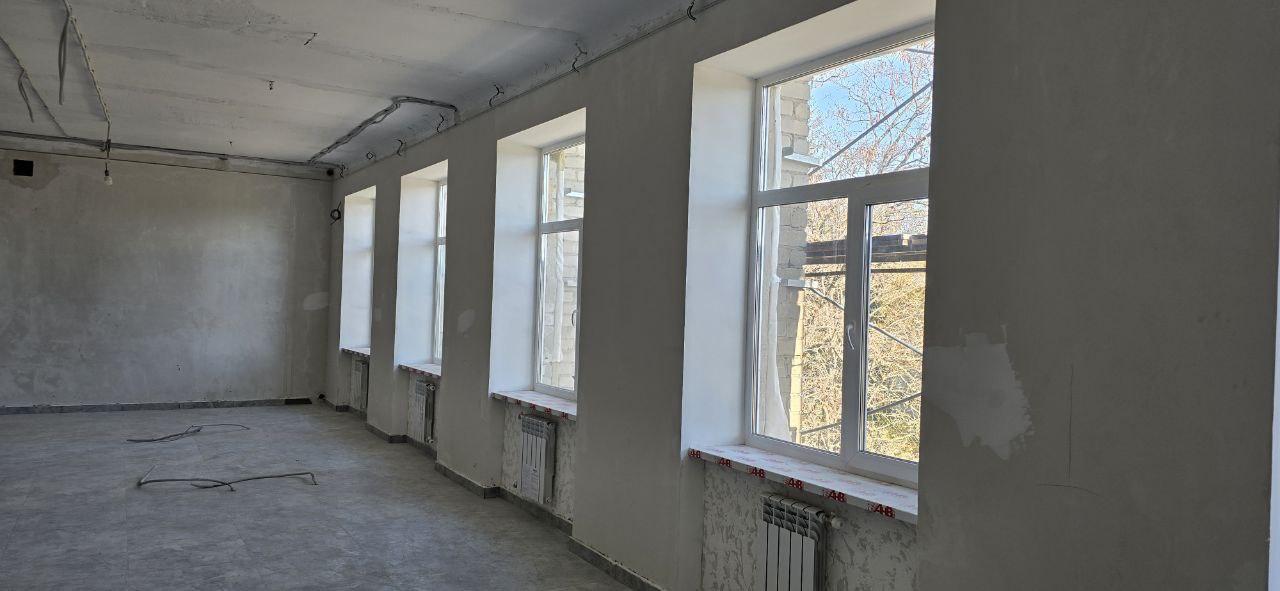 В Докучаевске продолжается восстановление будущего Молодежного центра под шефством Якутии В Докучаевске продолжается восстановление будущего Молодежного центра под шефством Якутии