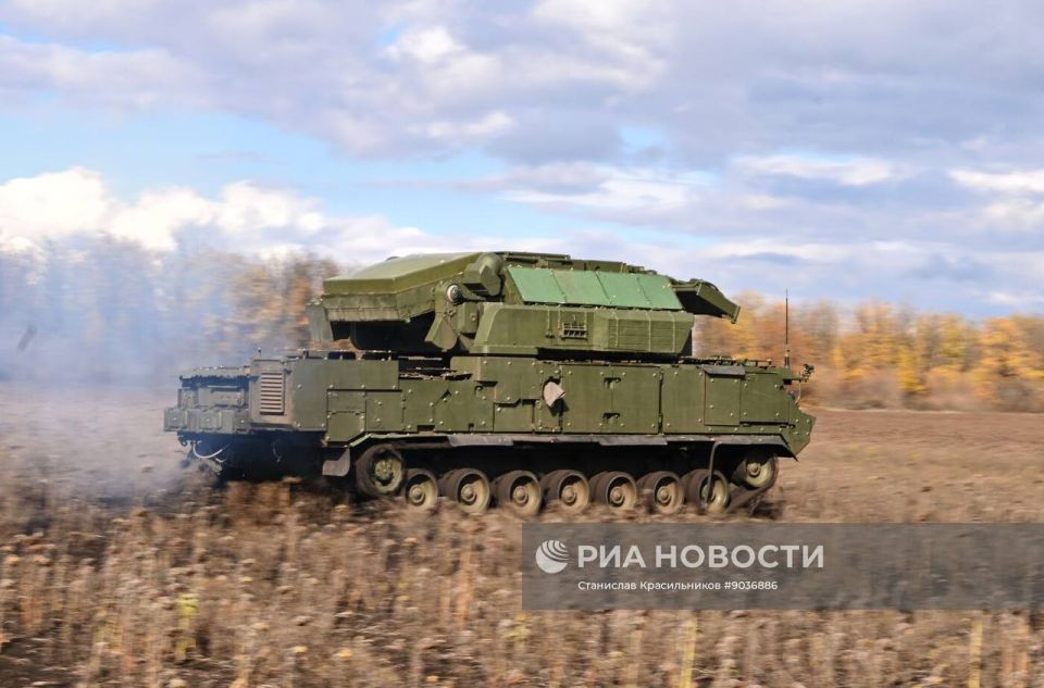 Выезд на боевое дежурство расчёта ЗРК 9К332 «Тор-М2» группировки войск «Центр» на Покровском (Красноармейском) направлении Выезд на боевое дежурство расчёта ЗРК 9К332 «Тор-М2» группировки войск «Центр» на Покровском (Красноармейском) направлении