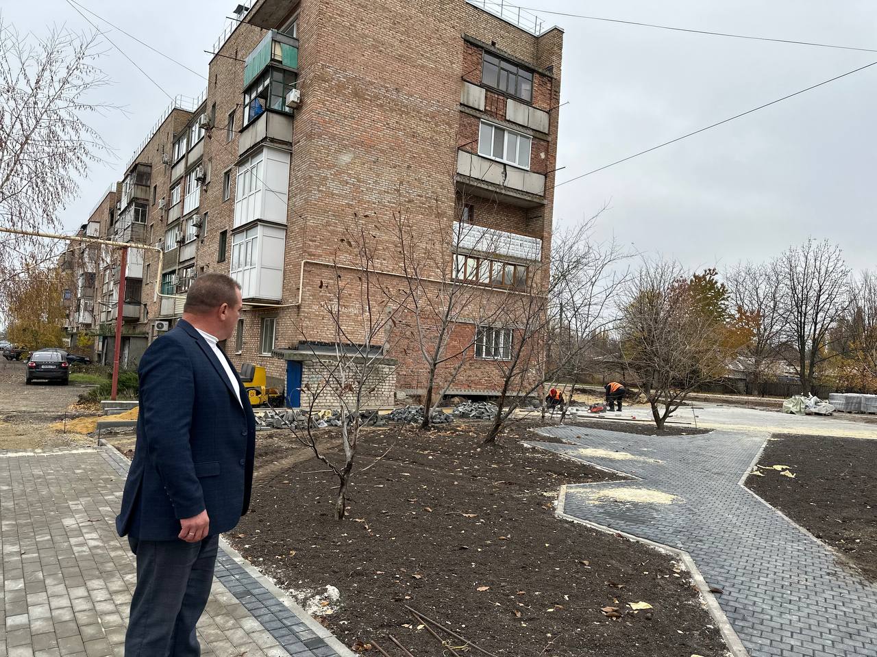 Денис Зубов: Администрацией городского округа Иловайск продолжаются работы по реализации мероприятия "благоустройство сквера в районе дома № 1 по переулку Театральный"