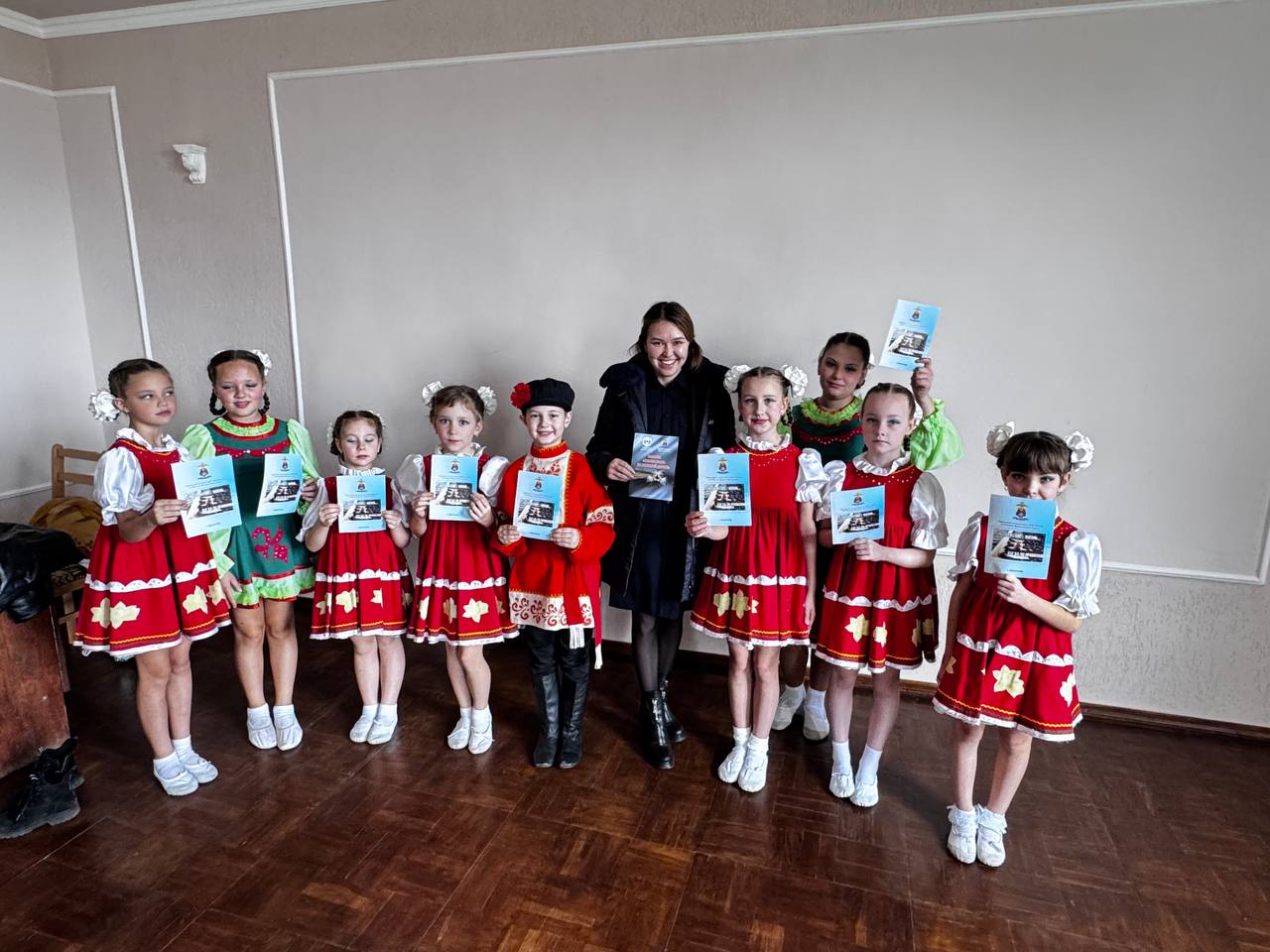 Сотрудники транспортной полиции Донецка провели урок безопасности в рамках празднования Дня народного единства Сотрудники транспортной полиции Донецка провели урок безопасности в рамках празднования Дня народного единства