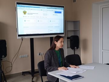 Денис Зубов: Юридическая консультация. В рамках проекта "ПРАВОВОЙ КОМПАС" и, ранее подписанного, соглашения о партнерстве представители Регионального отделения Ассоциации юристов России в ДНР при поддержке ФОНДА...