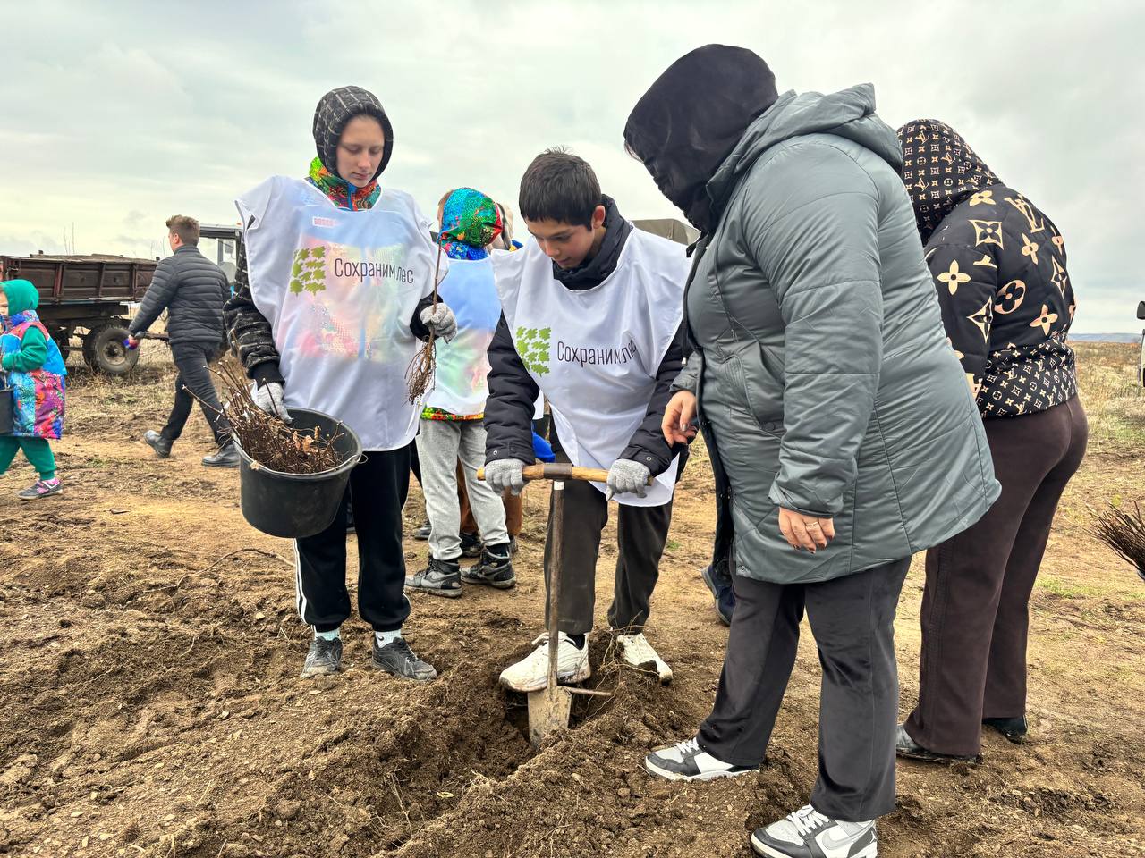 В этом году восстановят 40 га насаждений в рамках акции «Сохраним лес» - сообщил Владимир Ежиков заместитель Председателя Правительства ДНР В этом году восстановят 40 га насаждений в рамках акции «Сохраним лес» - сообщил Владимир Ежиков заместитель Председателя Правительства ДНР