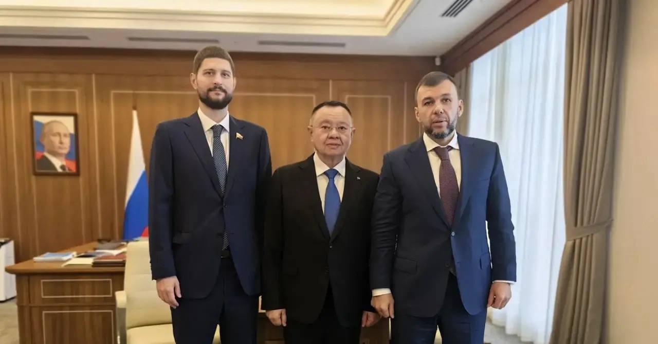 Глава Минстроя России Ирек Файзуллин провел рабочую встречу с Главой ДНР Денисом Пушилиным Глава Минстроя России Ирек Файзуллин провел рабочую встречу с Главой ДНР Денисом Пушилиным