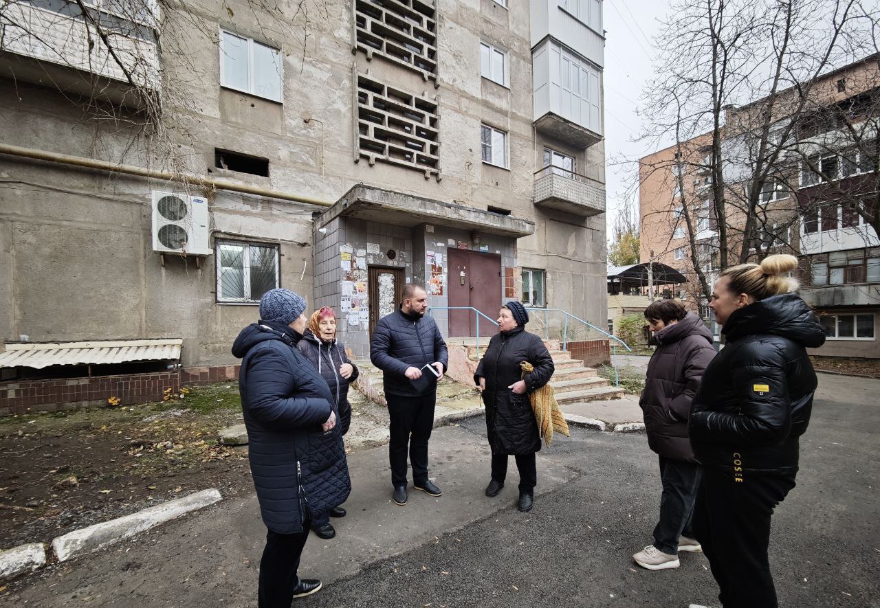 Продолжаются сходы с жителями Ленинского района города Донецка