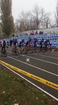 Сложно представить себе практически шоссейный велосипед на соревнованиях по маунтинбайку? А в велокроссе это реальность?